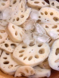 涼拌蓮藕 的食譜成品照片