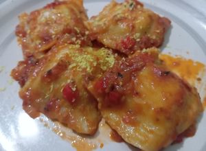 Una foto de RAVIOLONES VEGANOS DE TOFU, TOMATE Y QUESO