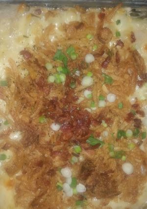 A picture of Green bean casserole.