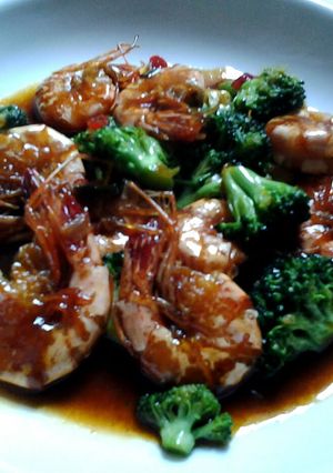 A picture of Stirfry Shrimp and Brocolli.