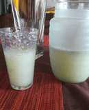 Fresca agua de pepino, limón y Chía