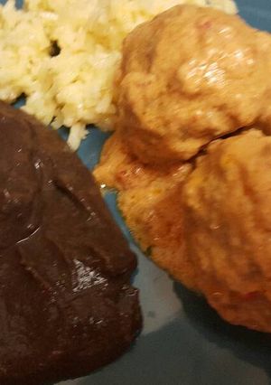 Una foto de Albóndigas en crema de chipotle