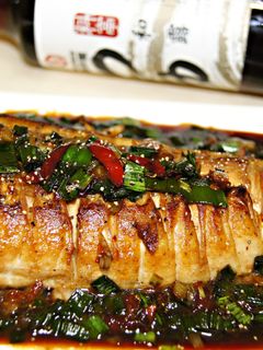 【料亭和露】蒜香醬燒黃鰭鮪魚 的食譜成品照片