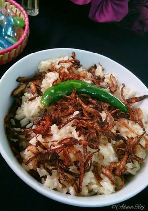 A picture of Onion Pulao.