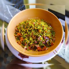 A picture of Hurda bhel / Ponk Bhel.