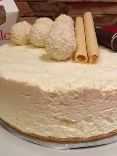 Una foto de Tarta bombón Raffaello