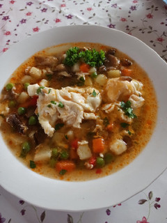 Rongyos tojásleves, laskagombával és sok zöldséggel recept fotója
