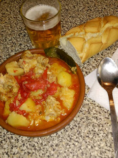Una foto de Patatas con bacalao fresco y arroz