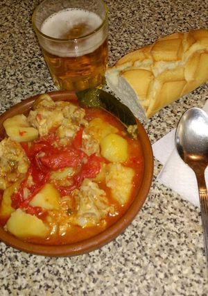 Una foto de Patatas con bacalao fresco y arroz