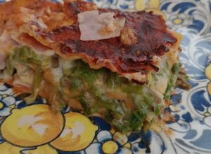 Foto di Millefoglie carciofi, asparagi e prosciutto