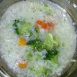 MPASI 7M Nasi Brokoli Wortel Tomat Ayam Campur sari wkwk :P