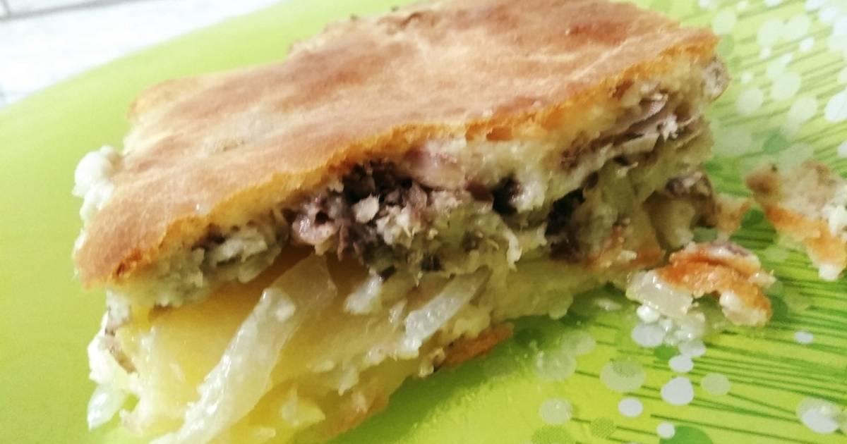 Заливной пирог с сайрой и картошкой. Пирог с картошкой и консервой рецепт. Рыбный пирог из сайры. Пирог с картошкой и консервой рецепт. Пирог с сайрой и картошкой.