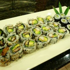 A picture of Eel Roll and California Roll.
