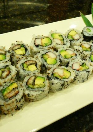 A picture of Eel Roll and California Roll.