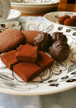 A picture of Dense Earl Grey Flavored Chocolate Truffles.