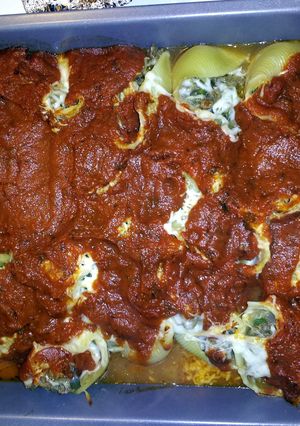 A picture of Stuffed Shells.