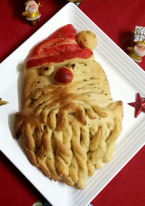 A picture of Garlic Bread Santa.
