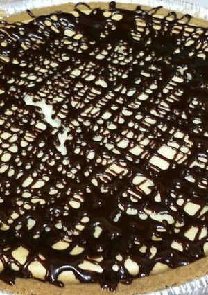 A picture of One minute chocolate sauce/icing.