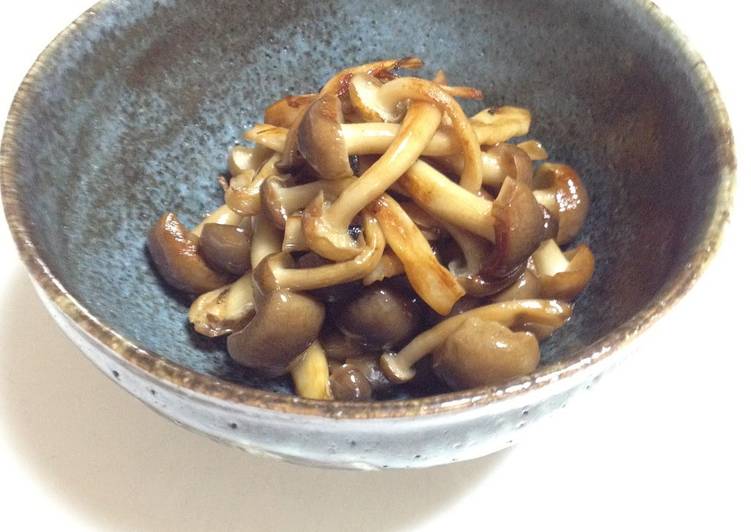 Fried Shimeji Mushrooms with Sesame Oil