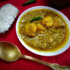 A picture of Coconut Prawn curry.