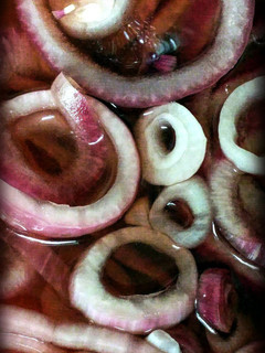 A picture of Easy Quick Pickled Red Onions.