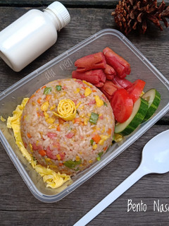 Foto resep Bento Nasi Goreng Sosis Buncis Wortel