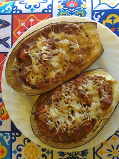 Una foto de Berenjenas🍆 rellenas de atún