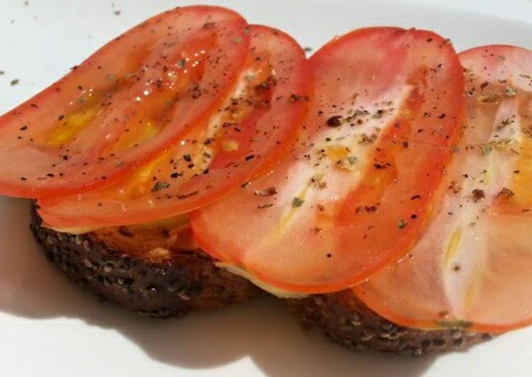 Garlic Bread And Tomato