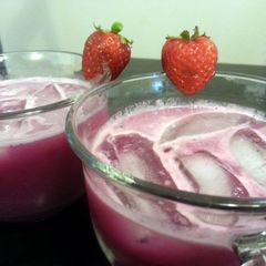 A picture of Red cabbage juice.