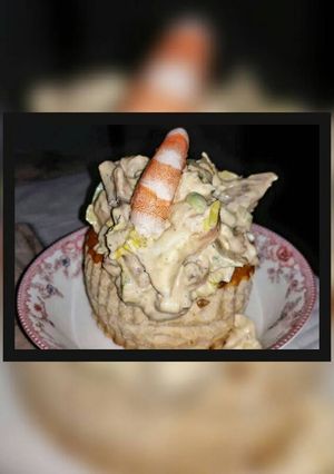 Foto principal de Volovant de aguacate, langostinos y salmón