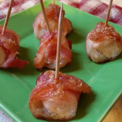 A picture of Sweet Chicken Bacon Wraps.