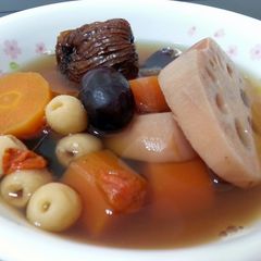 A picture of Lotus Root And Carot Soup /Vegan.