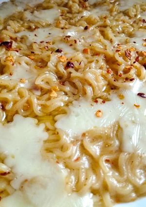 A picture of Chezzy instant noodles.