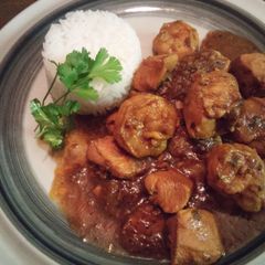 A picture of Chicken and Prawn Curry with Tamarind.