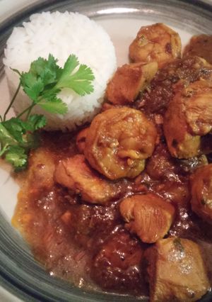 A picture of Chicken and Prawn Curry with Tamarind.