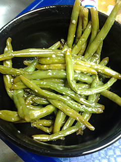 A picture of Green beans with garlic.