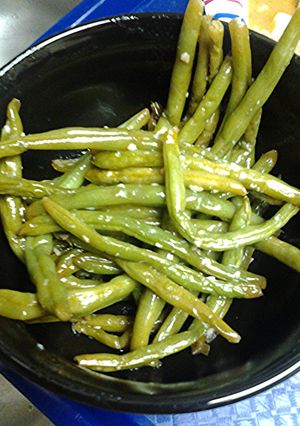 A picture of Green beans with garlic.