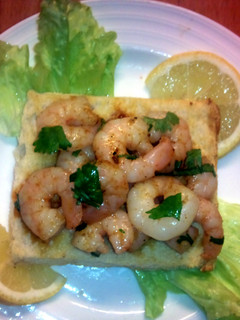 A picture of Sig's chilli prawns with coriander.