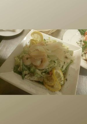 Cézár saláta garnélával recept fotója