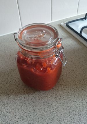 A picture of Homemade Extreme Garlic Pasta Sauce.