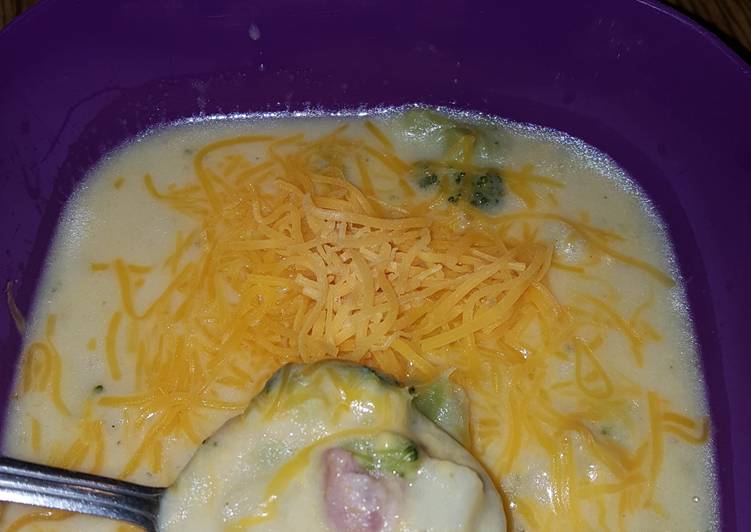 Cheesy Potato Ham & Broccoli Soup