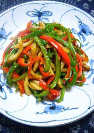 A picture of Chinjao Rosu-style Chikuwa and Green Pepper Stir-fry.