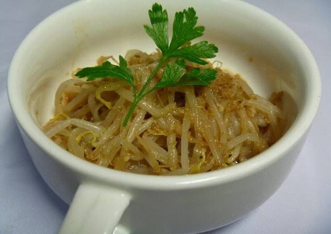 Recipe of Speedy Bean Sprouts with Sesame and Vinegar Dressing - A Summer Macrobiotic Dish