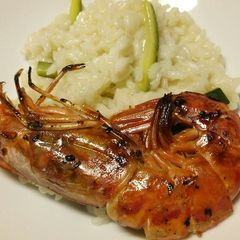 Risotto con zucchine e gamberone sulla griglia A picture of Risotto con zucchine e gamberone sulla griglia.