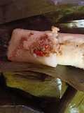 Buras isi oncom huhah (lontong isi)