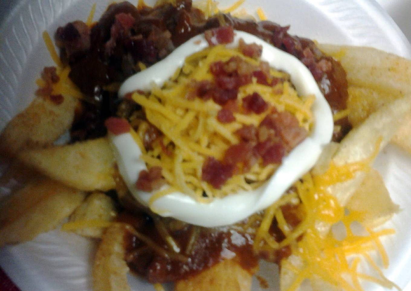Loaded chili cheese fries