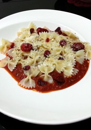 A picture of Pasta With Tomato And Cranbery Sauce.