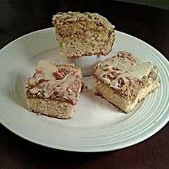 A picture of Apple Streusel Coffee Cake.