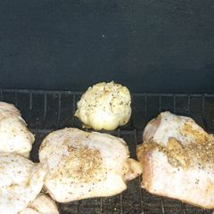 A picture of Roasted garlic.