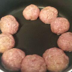 A picture of Pork meatballs.